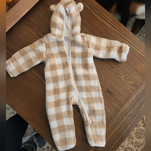 The Children's Place Other - ❤️ 5 for 20Adorable Childrens Place 9-12 Month Plaid Fuzzy Outfit with Bear Ears